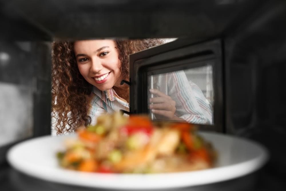 Cómo conservar y calentar tu comida para llevar en casa