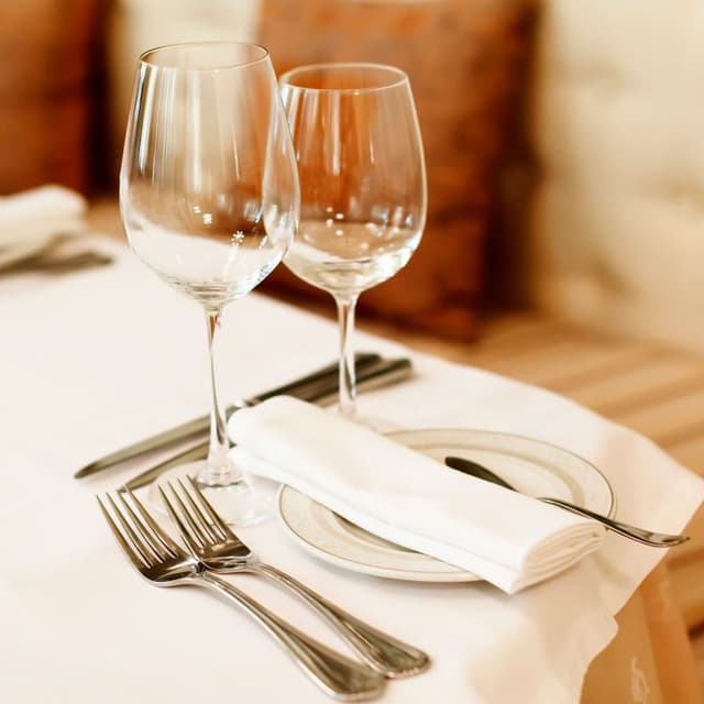 ¿Estás buscando un restaurante en Outes donde comer a buen precio?